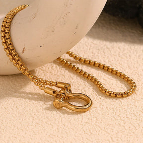 Colar Pingente Quadrado com Pérola e Corrente Banhada a Ouro 18k