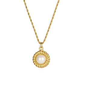 Colar Elegante com Pingente de Zircônia e Pérola