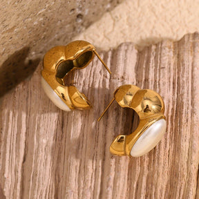 Brinco Elegante de Lagarta com Pérola
