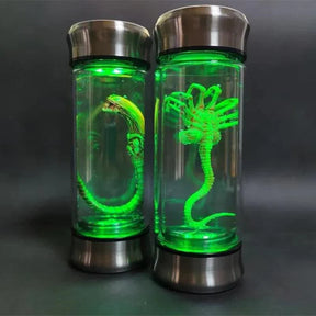 Réplica Alien Xenomorfo em Célula de Vidro