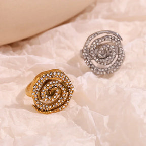 Anel Espiral Elegante com Zircônias