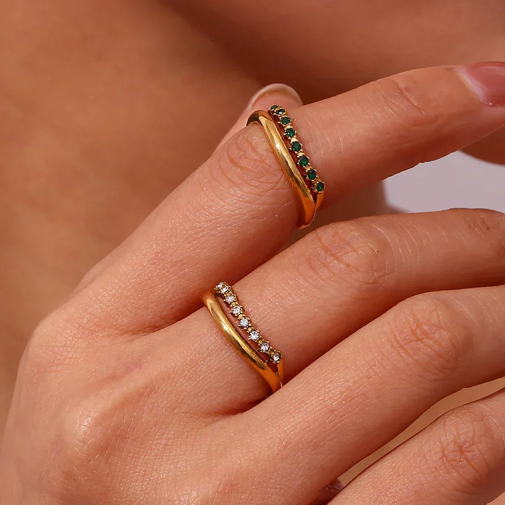Anel Elegante de Aço Inoxidável com Zircônias