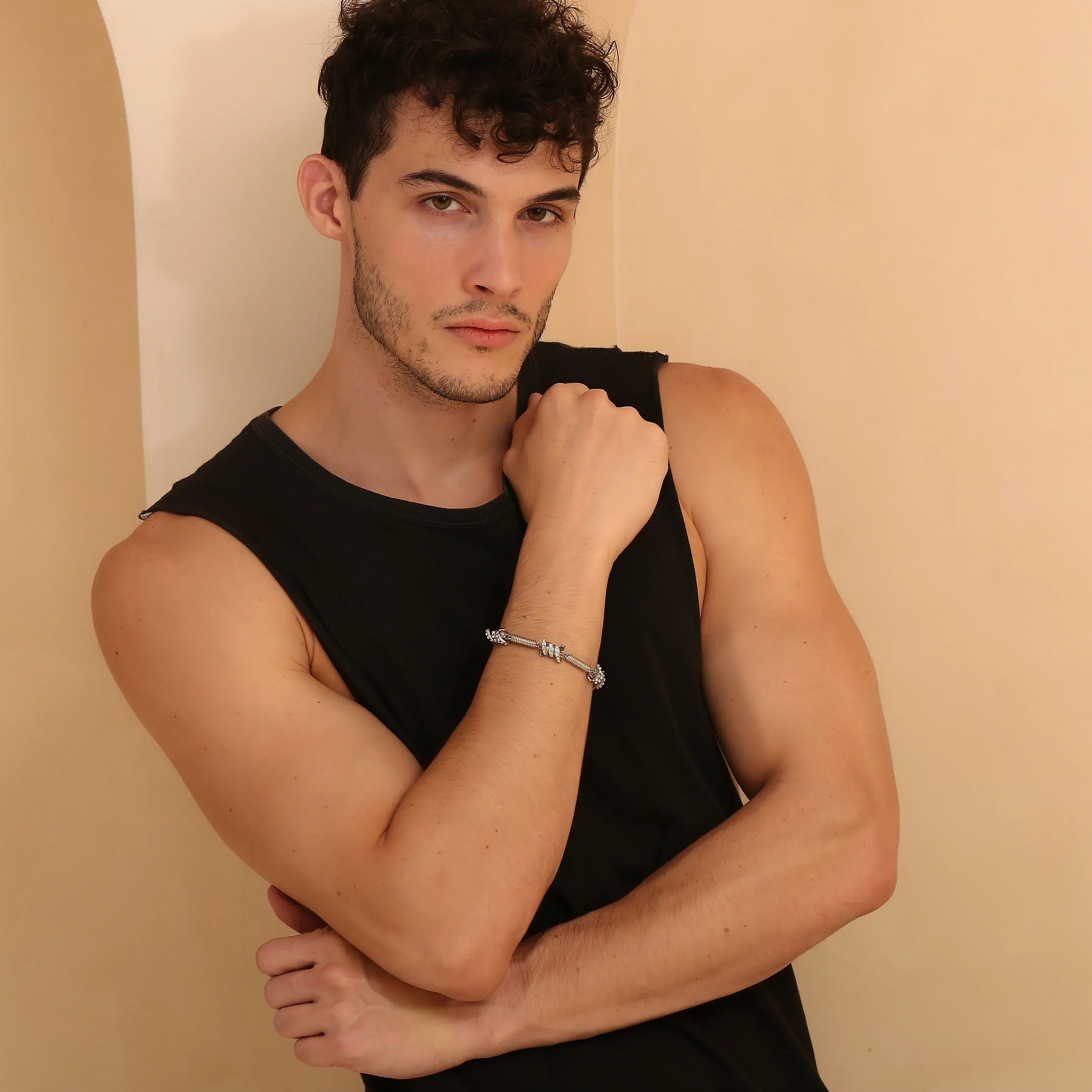 Pulseira Espiral Luxuosa com Zircônias