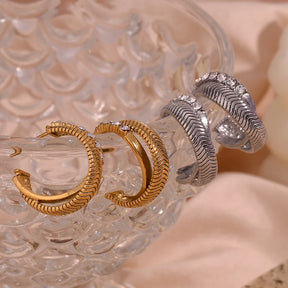 Brincos de Argola com Zircônia e Textura Espinha