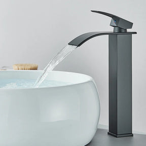Quyanre Matte Torneira Estilo Cachoeira Design Quadrado Controle Alavanca Tratamento Polido