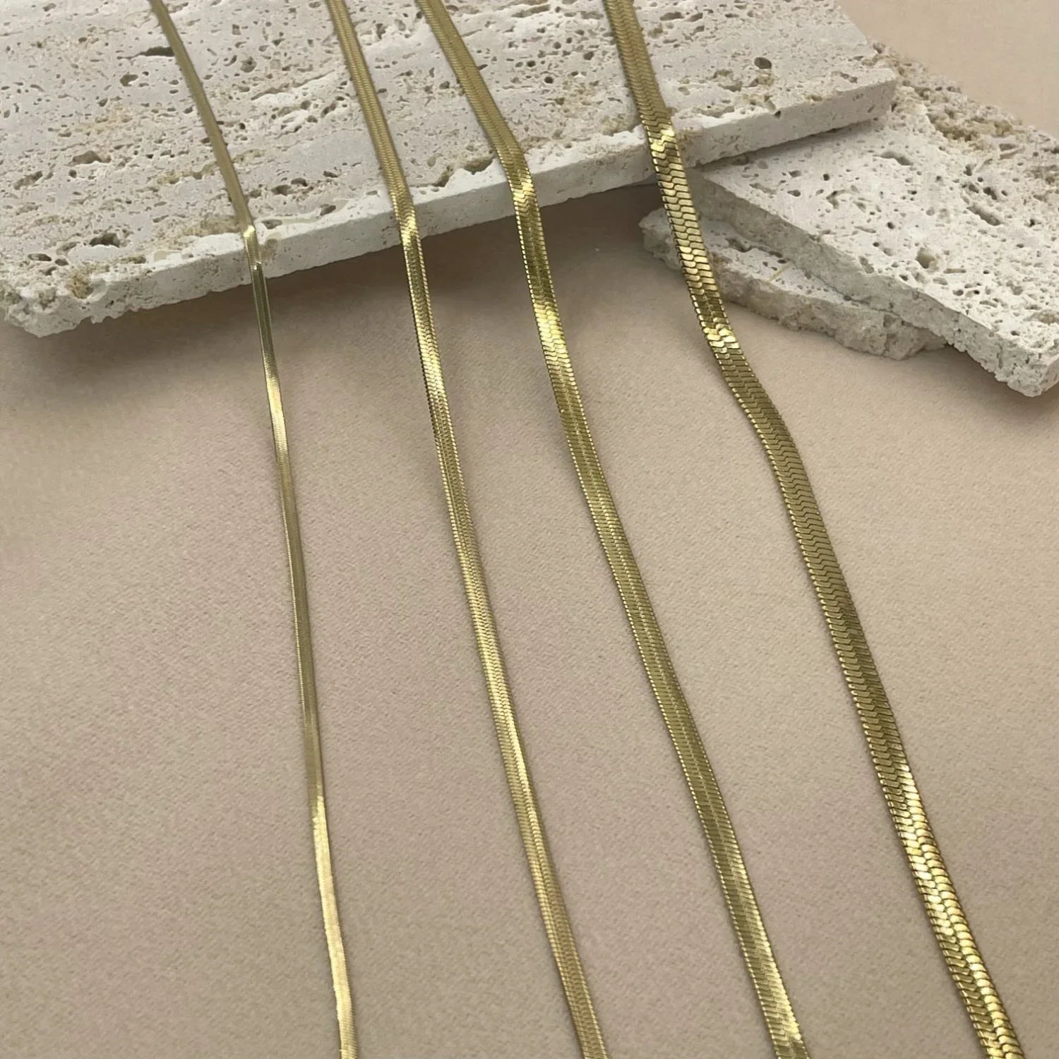 Colar Unissex de Aço Inoxidável banhado ouro 18k Dourado - Estilo Minimalista