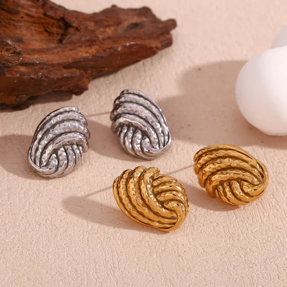 Brincos Elegância Trançada em Aço Inoxidável