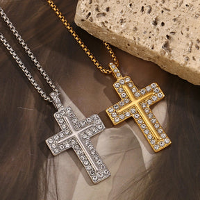 Colar Elegante com Pingente de Cruz em Zircônia