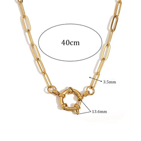 Colar Elegância Dourada com Pingente Circular