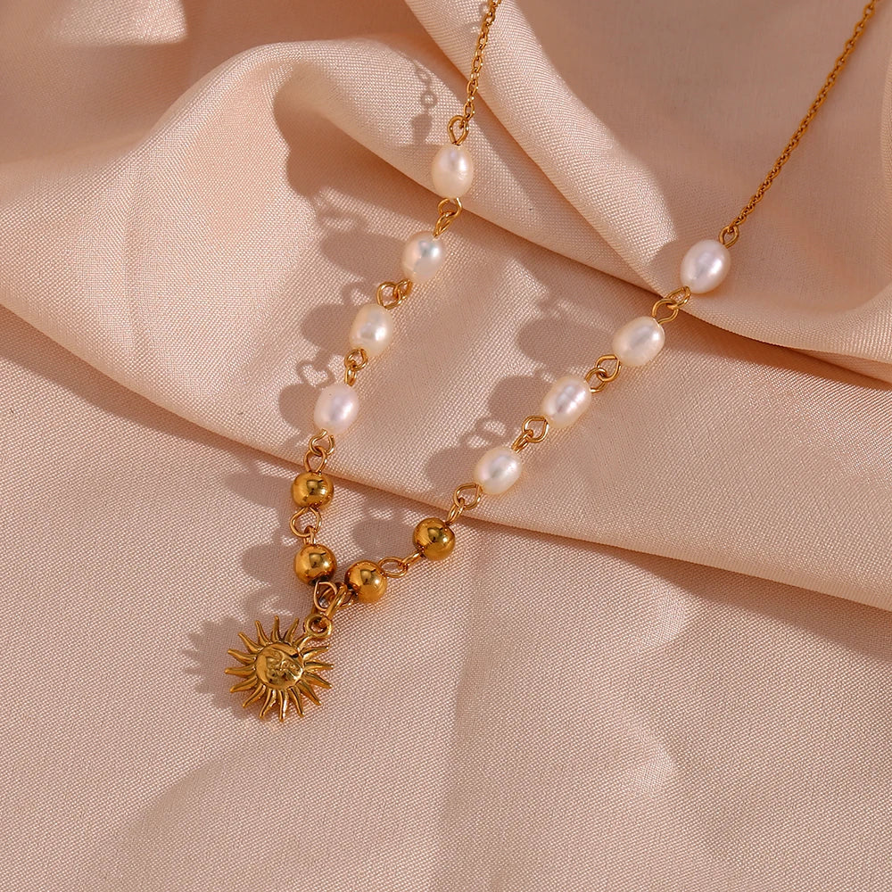 Colar Sol Dourado com Pérolas de Água Doce