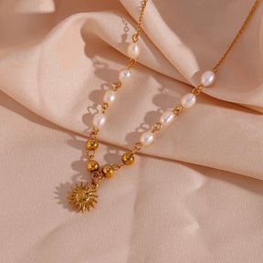 Colar Sol Dourado com Pérolas de Água Doce