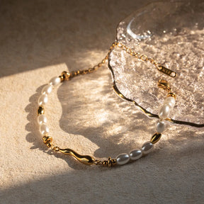 Pulseira Elegante de Pérolas Naturais Banhada a Ouro 18k