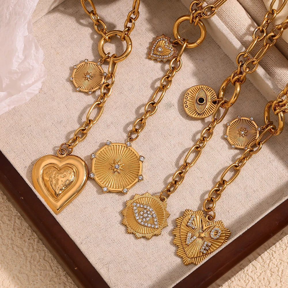 Colar Elegante com Pingentes de Zircônia e Aço Inoxidável