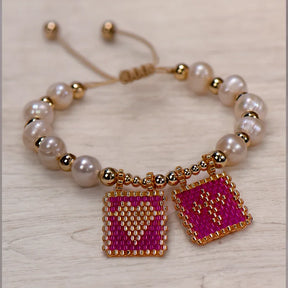 Pulseira de Pérolas com Coração e Cruz Boho