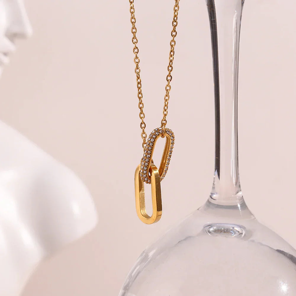 Colar Elegance com Pingente de Zircônia