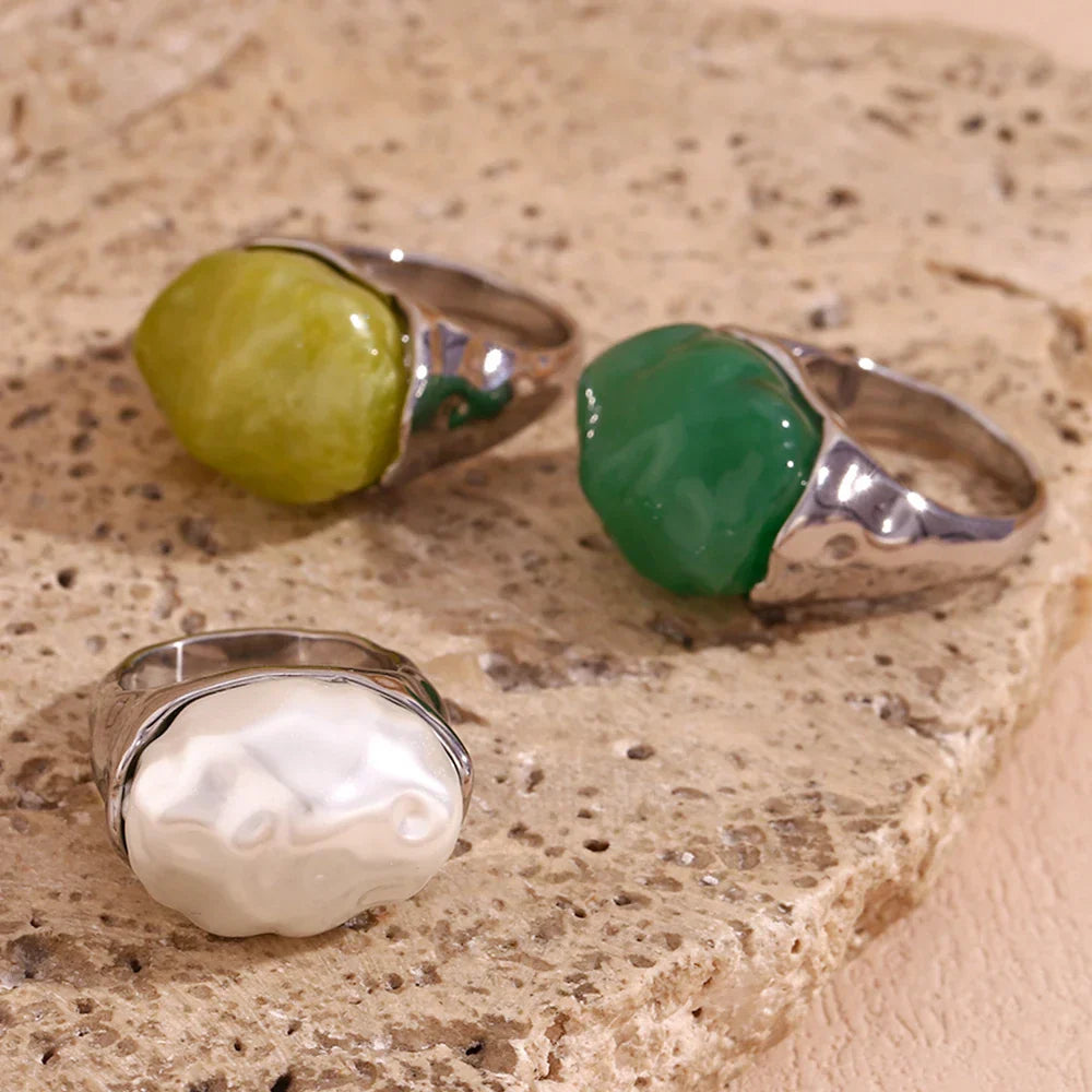 Anel Vintage com Pedra Acrílica e Zircônia