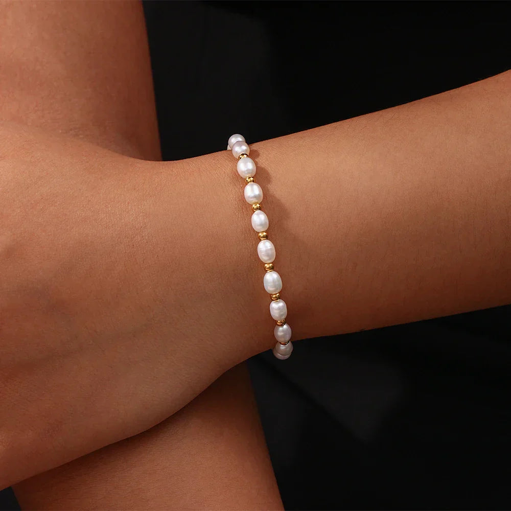Pulseira Elegante de Pérolas e Aço Inoxidável Burnetts Joias