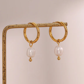 Brincos Minimalistas de Pérolas Burnetts