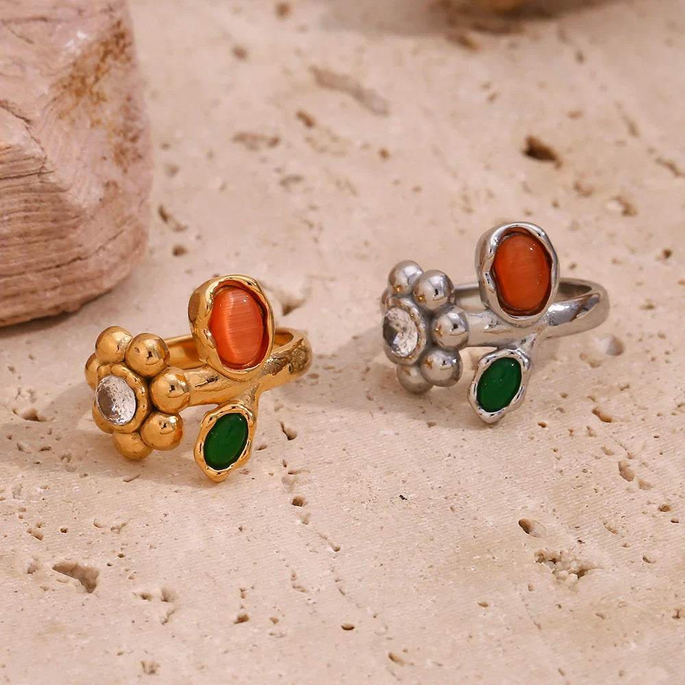 Anel Elegância Floral com Zircônias