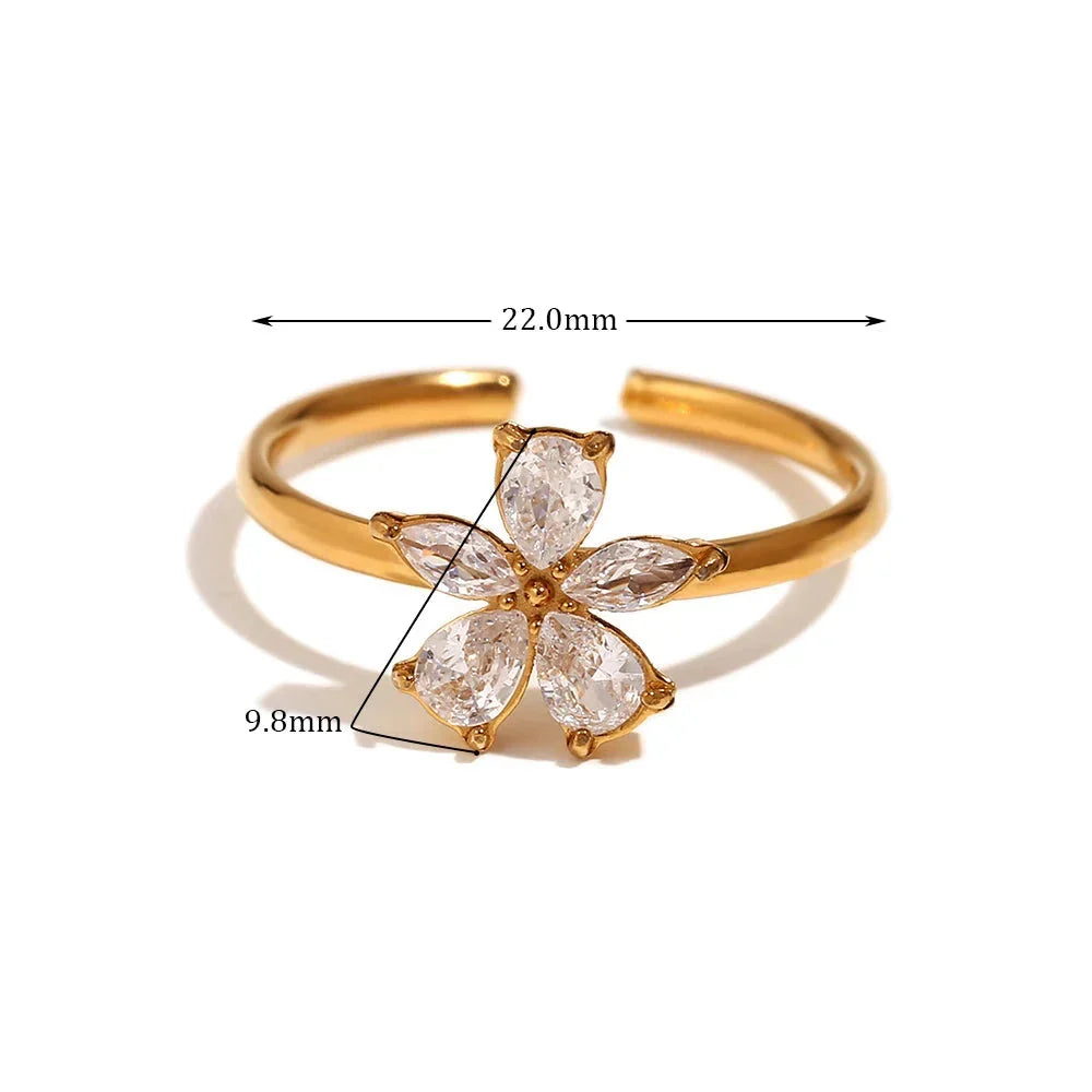 Anel Flor de Cinco Pétalas com Zircônia