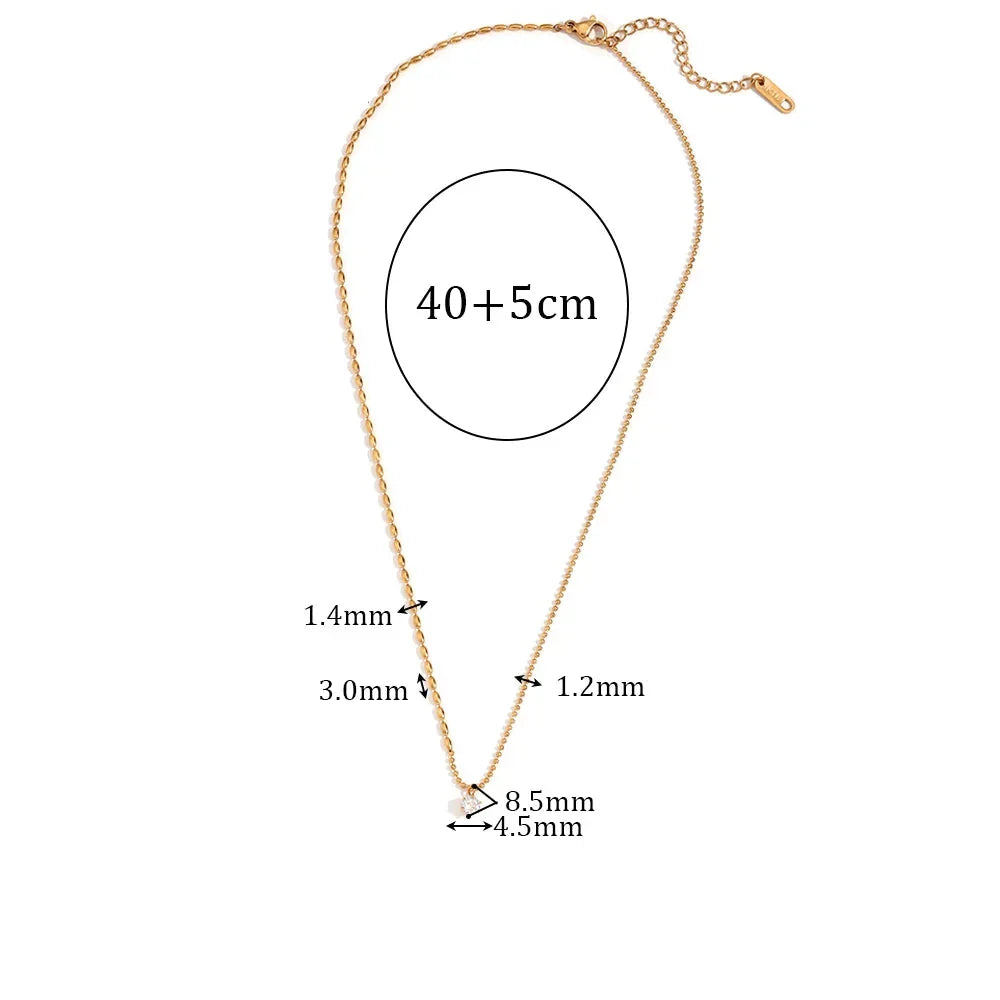 Colar Elegante com Pingente de Zircônia e Corrente Assimétrica