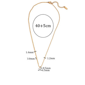 Colar Elegante com Pingente de Zircônia e Corrente Assimétrica