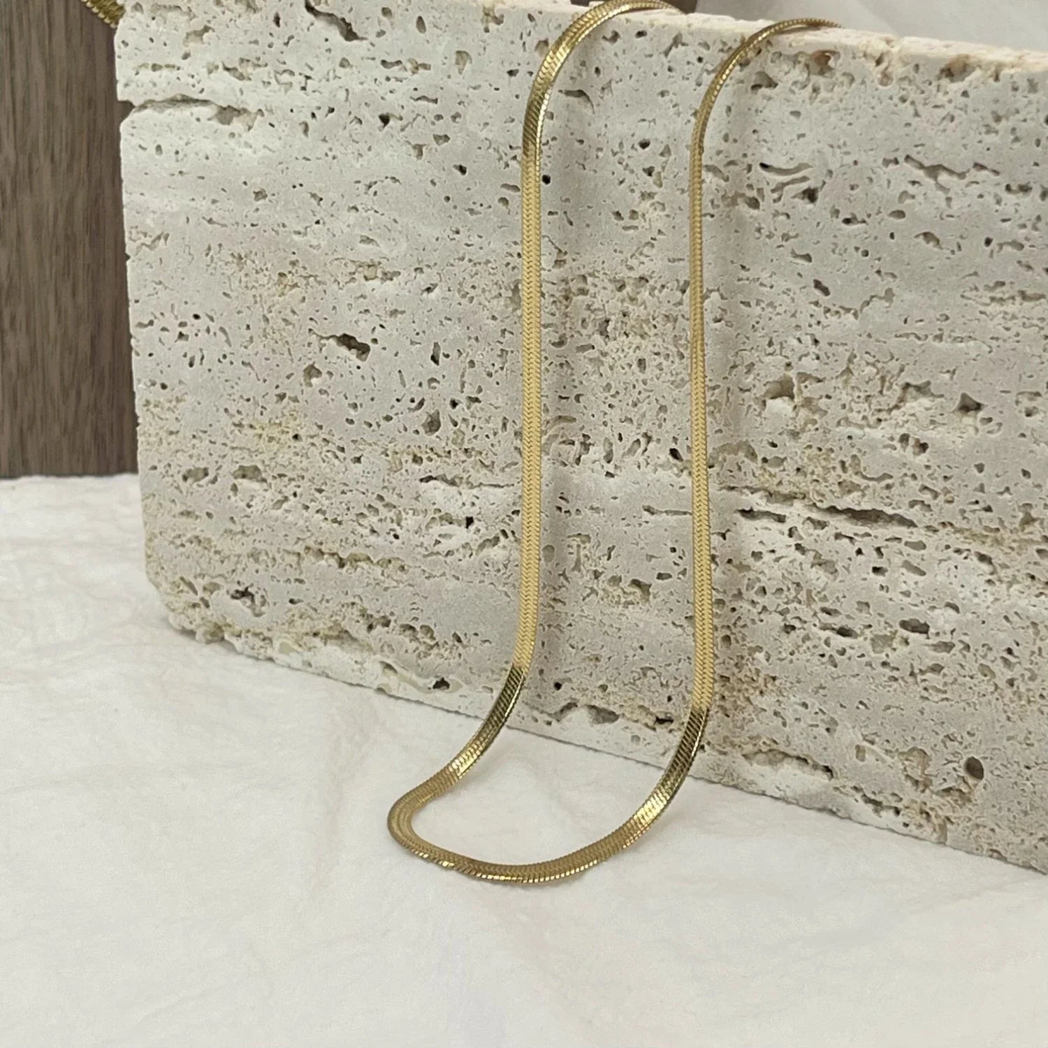 Colar Unissex de Aço Inoxidável banhado ouro 18k Dourado - Estilo Minimalista