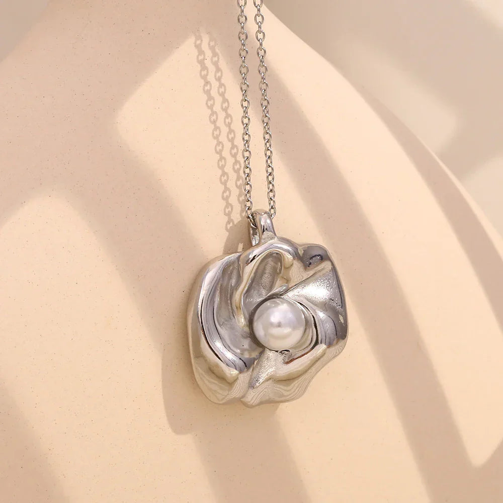 Colar Pingente Flor de Pérola Elegante em Aço Inoxidável 18K