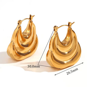 Brincos Elegantes em Camadas de Ouro