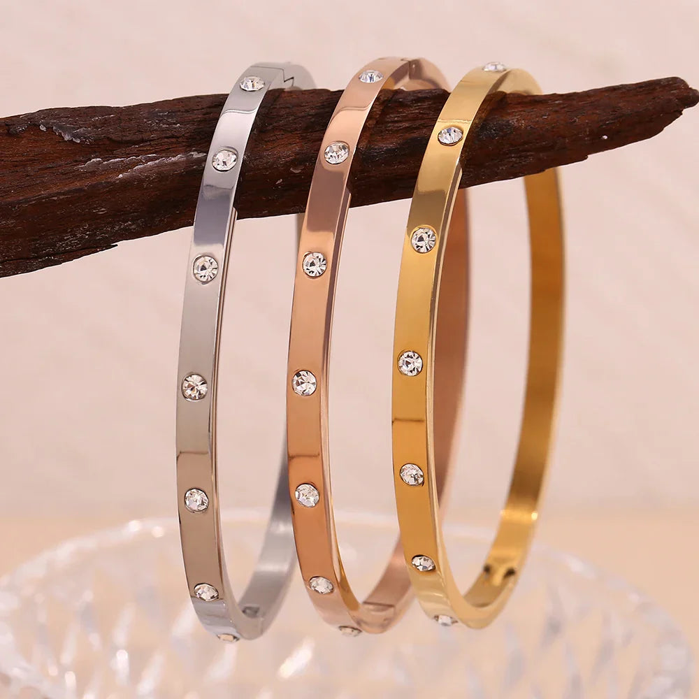 Pulseira Burnetts Joias Dourada com Zircônia e Aço Inoxidável