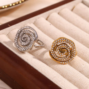 Anel Espiral Elegante com Zircônias