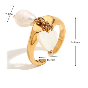 Anel Elegante com Pérola e Coração de Zircônia