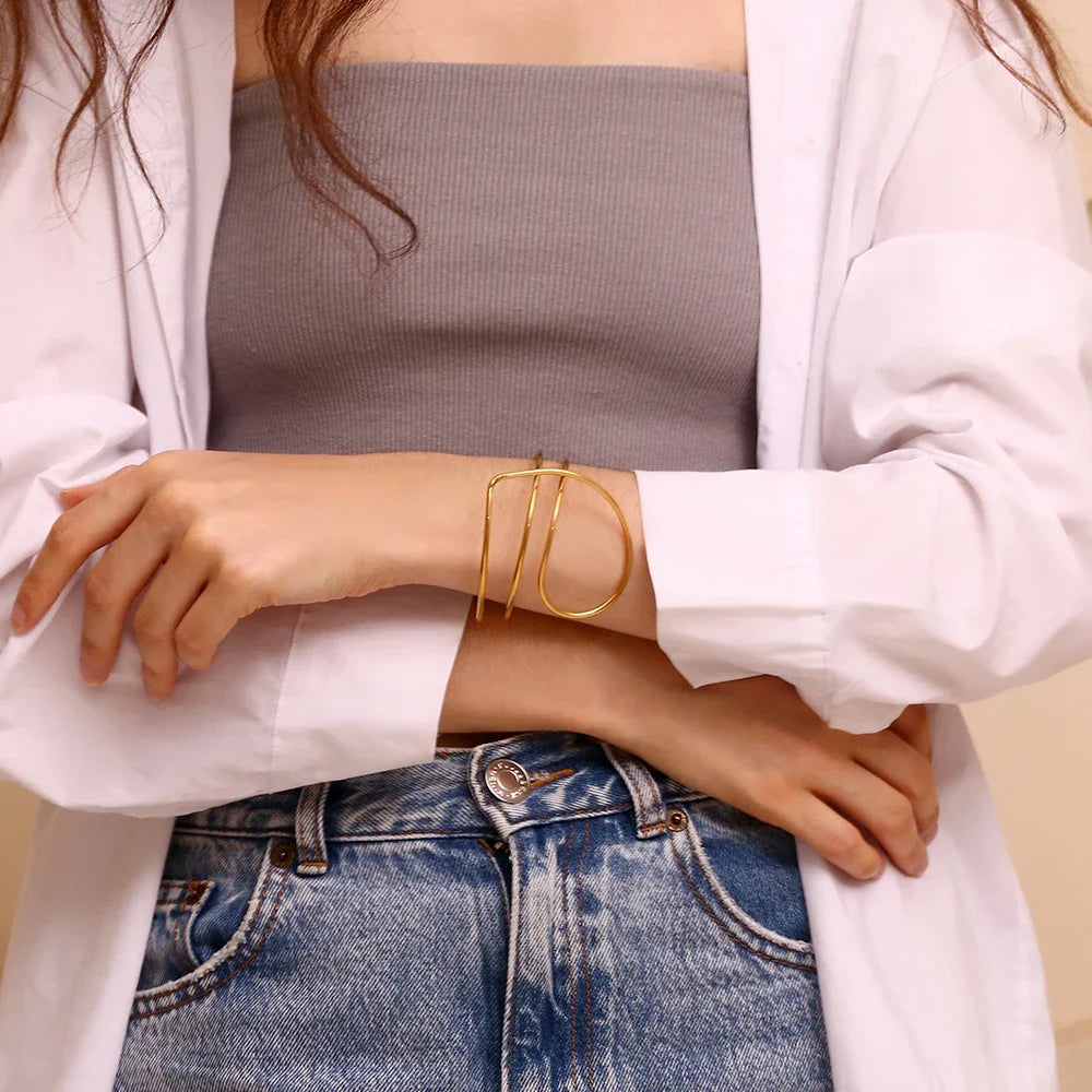 Pulseira Coração Minimalista Banhada a Ouro