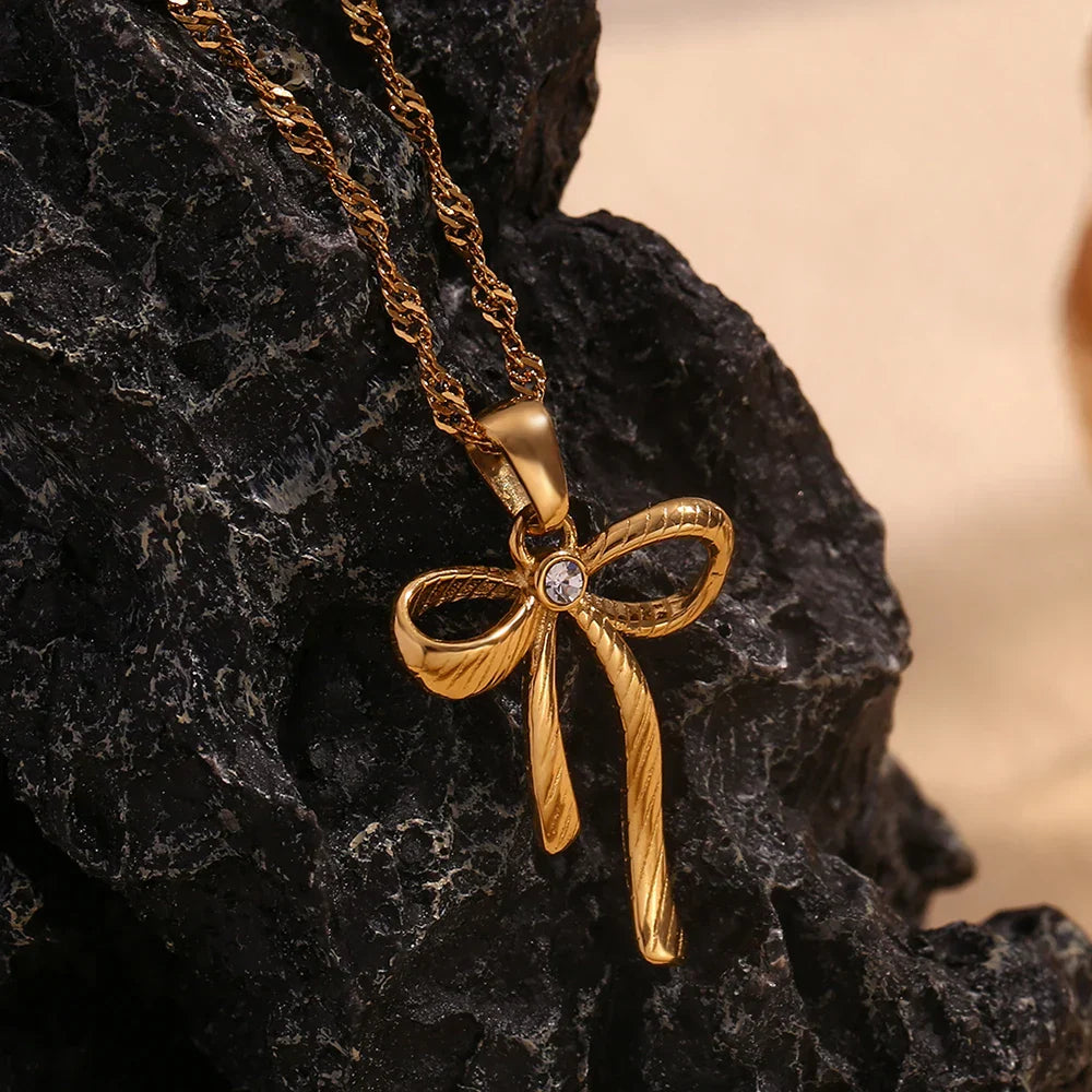 Colar Arco Dourado Elegante para Mulheres