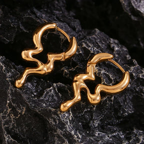 Brincos Elegantes de Gota Dourada