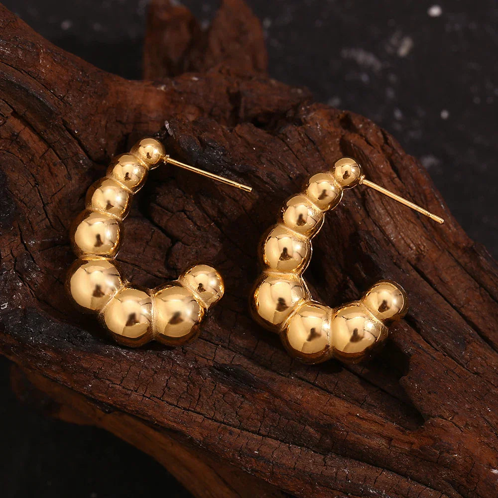 Brincos Elegantes de Ouro 18K com Design Curvado