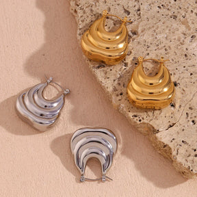Brincos Elegantes em Camadas de Ouro