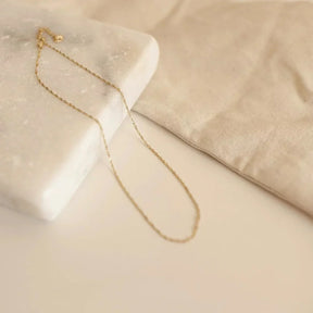 Colar Elegância Dourada Burnetts