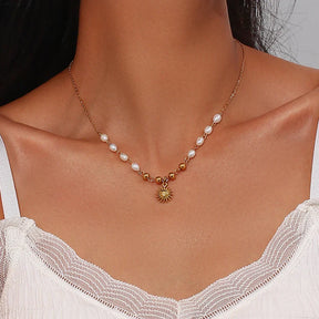 Colar Sol Dourado com Pérolas de Água Doce