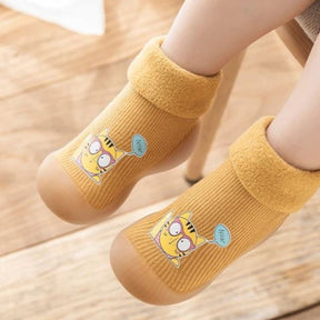 Meia sapatilha infantil antiderrapante com animações estampadas