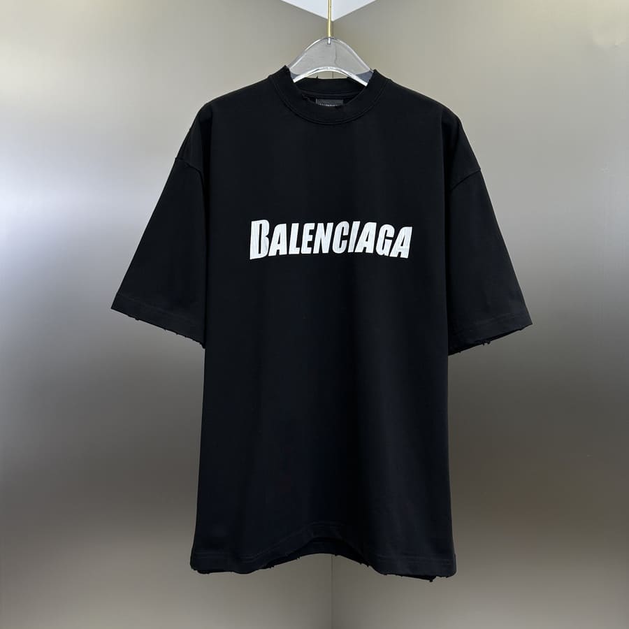 Camiseta Balenciaga Cracked Logo Distressed