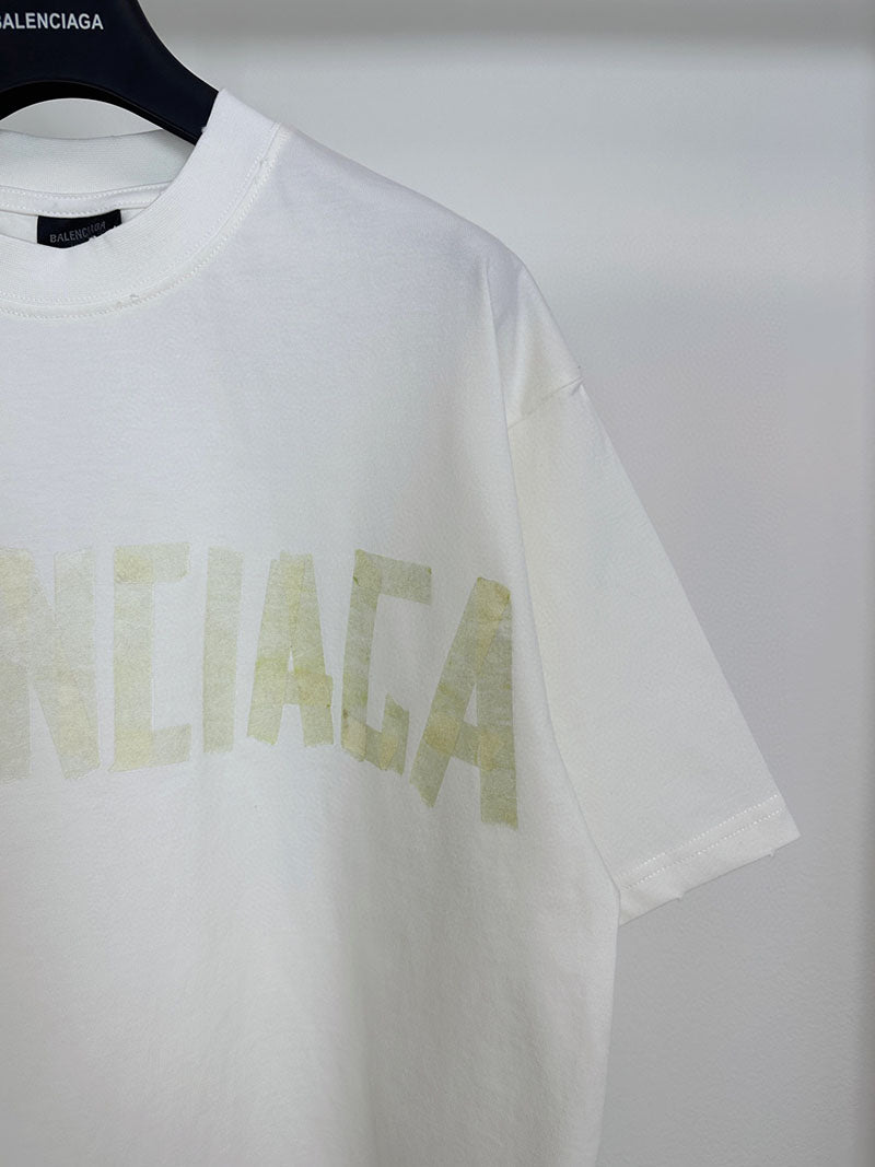 Camiseta Balenciaga Tape Type Branco