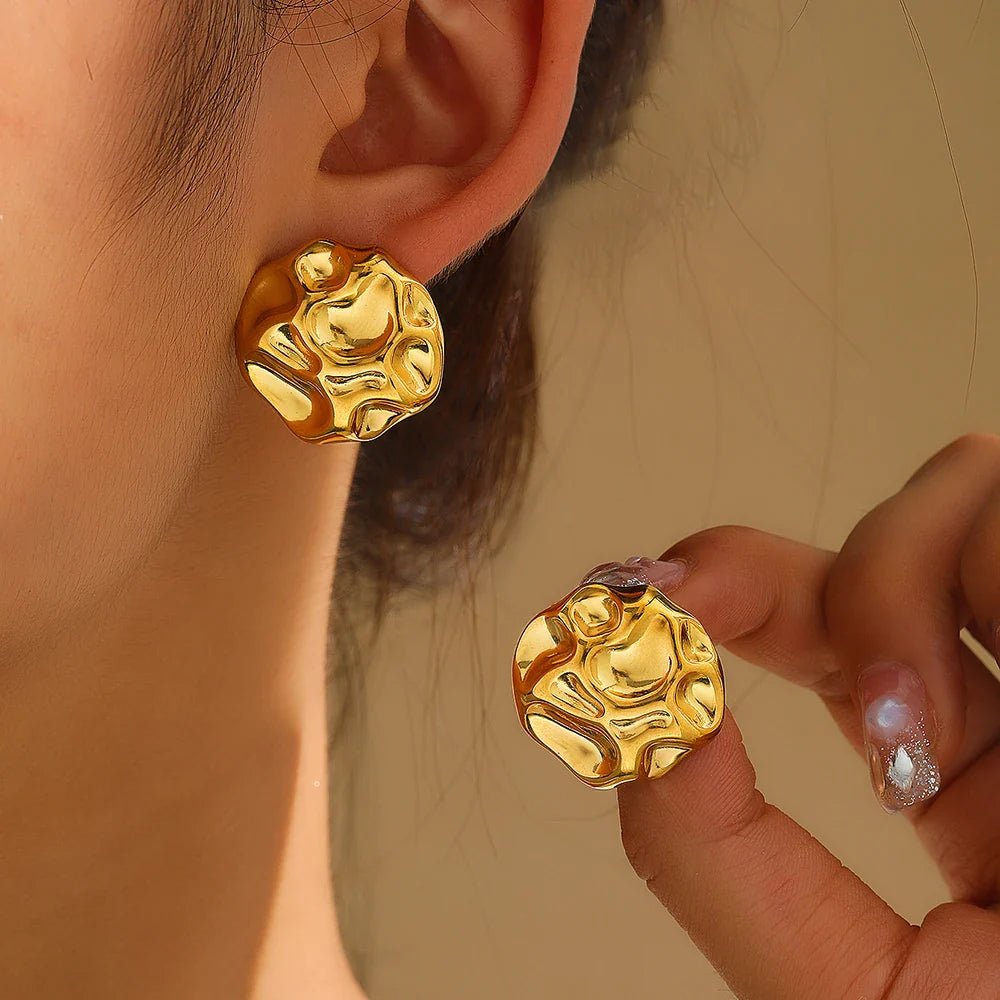 Brinco Irregular Banhado a Ouro - Tudo Tem
