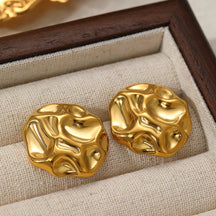 Brinco Irregular Banhado a Ouro - Tudo Tem