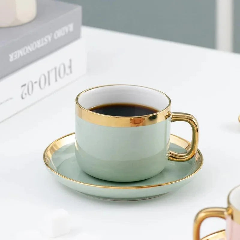 Caneca de Café de Cerâmica com Pires Luxuosa