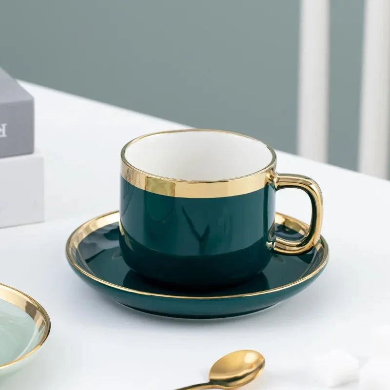 Caneca de Café de Cerâmica com Pires Luxuosa