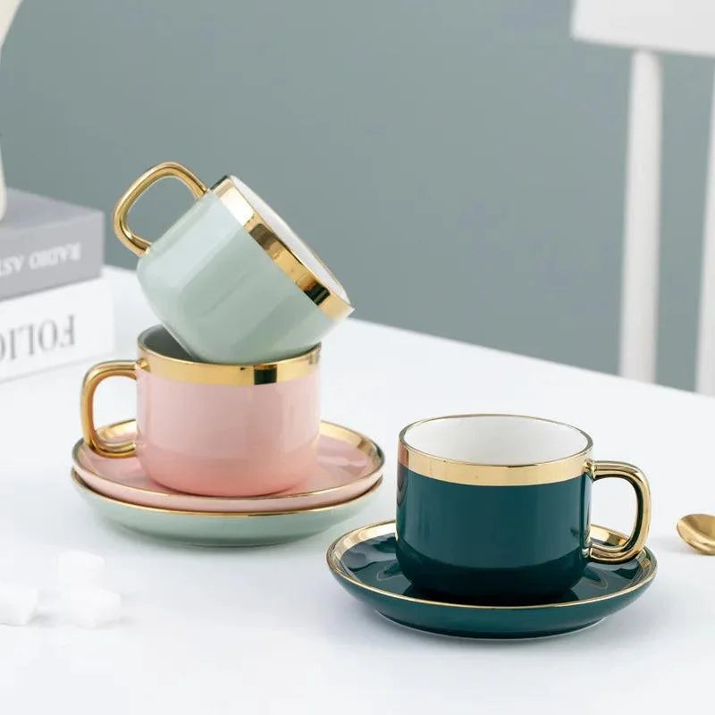 Caneca de Café de Cerâmica com Pires Luxuosa