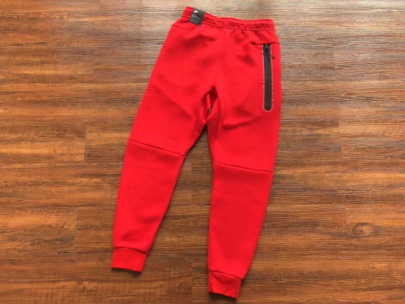 Calça Nike Tech Fleece Vermelha