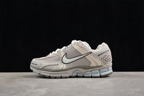 Nike Zoom Vomero 5 Light Orewood Brown