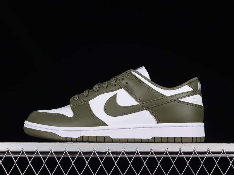 Nike Dunk Low Medium Olive